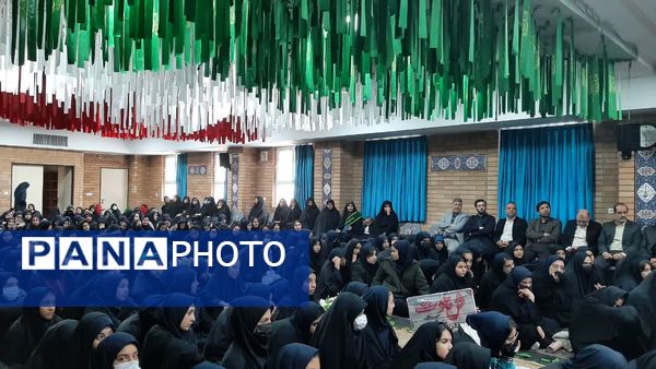 روایتگری مادر شهید مدافع امنیت «حسن مختارزاده» در جمع دانش‌آموزان