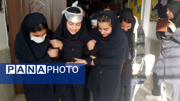 مانور زلزله در مدرسه مرحوم صفری مزده خلیل آباد