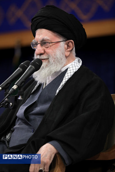 دیدار خانواده شهدای اقتدار با رهبر انقلاب در روز میلاد امیرالمومنین علیه‌السلام