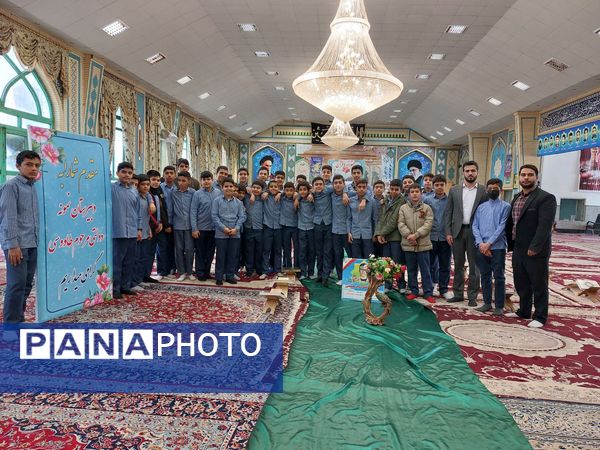 محفل انس با قرآن دانش‌آموزان دبیرستان نمونه زنده یاد زرتاش شهرستان خلیل آباد