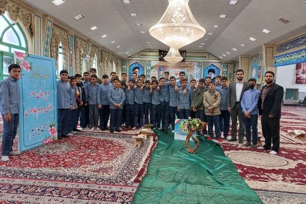 محفل انس با قرآن دانش‌آموزان دبیرستان نمونه زنده یاد زرتاش شهرستان خلیل آباد