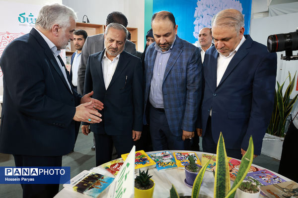 بازدید وزیر آموزش و پرورش از سی‌وششمین نمایشگاه بین‌المللی کتاب تهران 