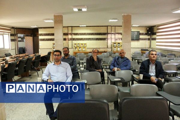 کارگاه طراحی سؤالات استاندارد ریاضی در فیروزکوه 