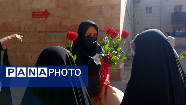تجلیل دانشآموزان پیشتازان دبستان «دانش و هنر» نظرآباد از پرستاران بیمارستان امام حسن(ع)