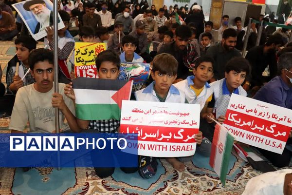 هم‌زمان با عطر فاطمی، فریاد استکبارستیزی در قلعه‌گنج طنین‌انداز شد