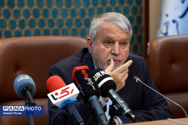 نشست خبری وزیر میراث فرهنگی، گردشگری و صنایع دستی و معاونان وزارتخانه با اصحاب رسانه