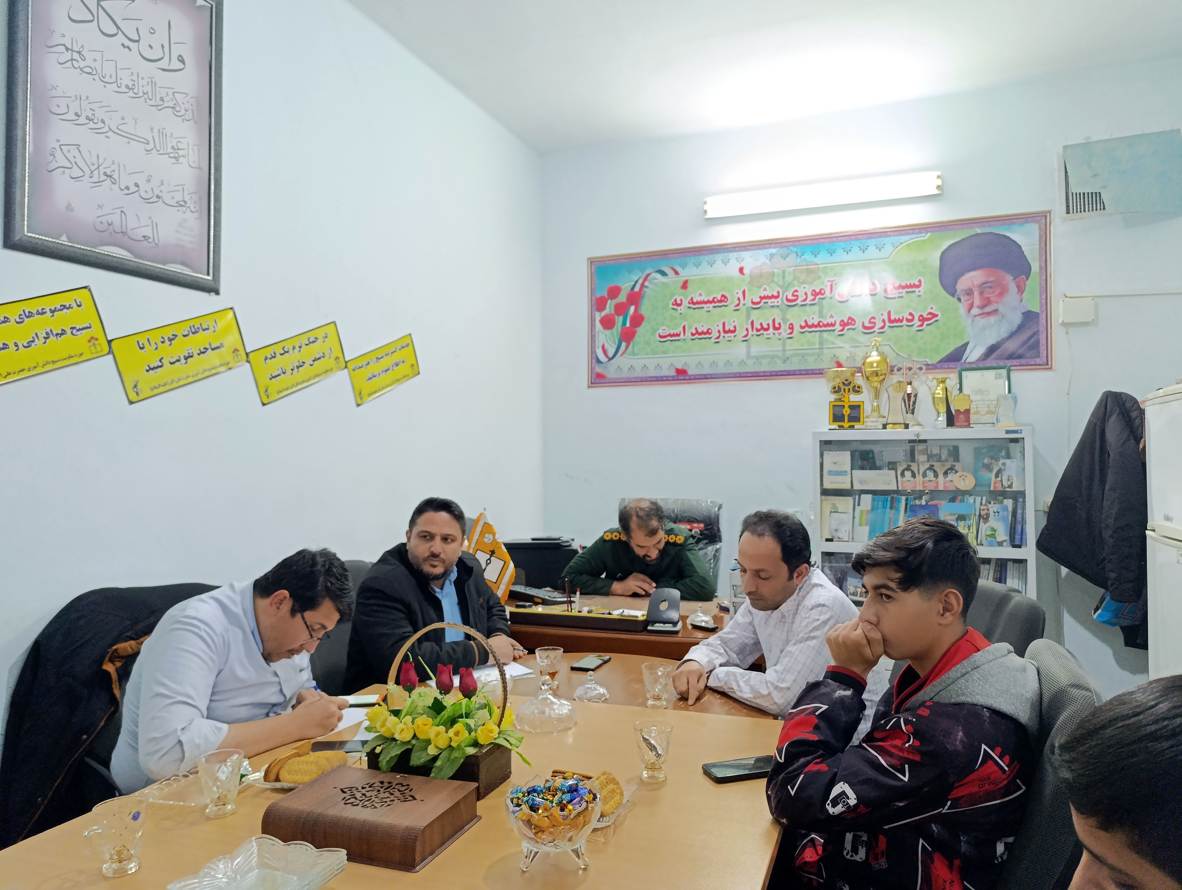 جلسه فرمانده واحدهای بسیج دانش‌آموزی در شهرستان خلیل آباد 
