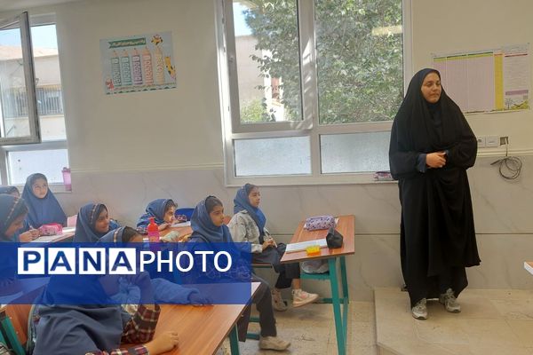 بازدید گروه های آموزشی از کلاس های دبستان خورسندیان دو