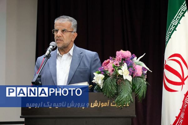 مراسم هفته پیوند اولیا و‌ مربیان در آذربایجان غربی