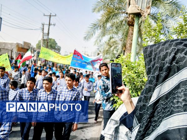 بیداری در گام‌های نوجوانان عنبرآباد؛ حضور حماسی در روز دانش‌آموز