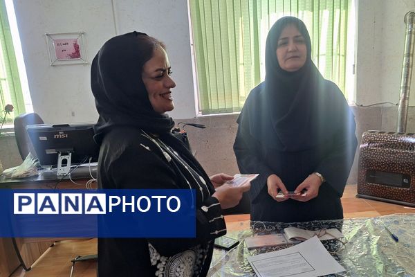 تقدیر از مدیر، کادر آموزشی و پرورشی آموزشگاه پویش ناحیه ۳شیراز 