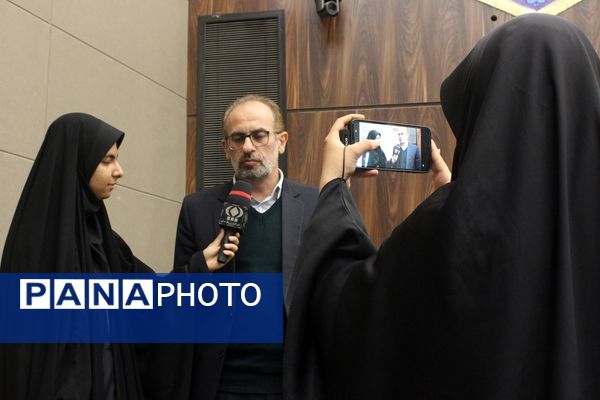 تقدیر از دانش‌آموزان و فرهنگیان برگزیده مسابقات قرآنی در استان قم