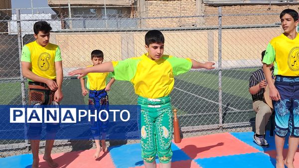 افزایش شور و نشاط دانش‌آموزان با افتتاح زمین چمن جدید دبستان امید و نوید فارسان