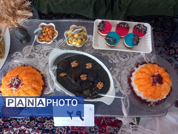 جشنواره غذاهای بومی محلی به‌مناسبت ایام‌الله دهه فجر در آموزشگاه علاقبندنیا ملارد