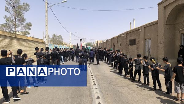 مراسم عزاداری و زنجیرزنی تاسوعای حسینی در شهر حسن آباد جرقویه علیا 