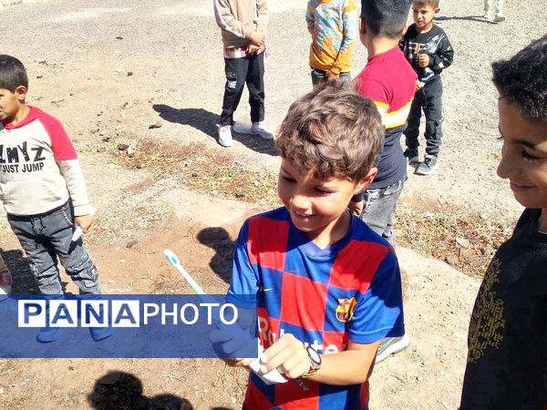 هر دانشآموز یک مسواک