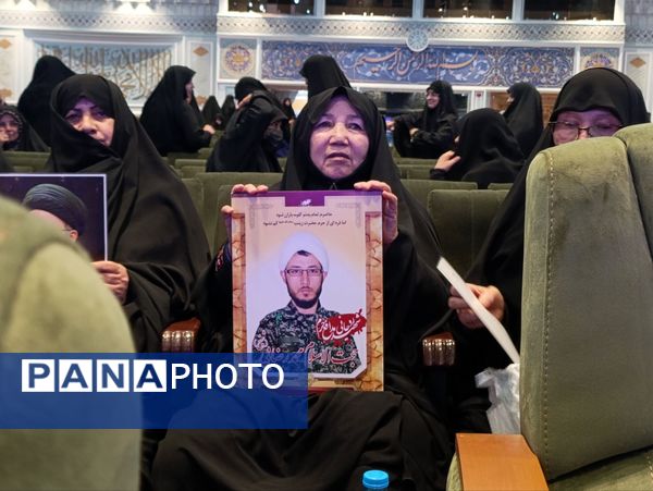 نشست ویژه بانوان پیرغلام حسینی در مشهد؛ جلوه‌ای از هم‌افزایی و معنویت