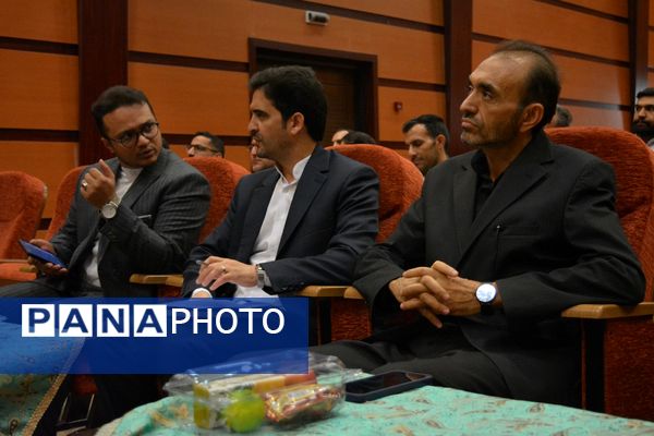 نشست هم‌اندیشی معاونین پرورشی، روحانیون امین و ائمه جماعات در بهارستان‌دو
