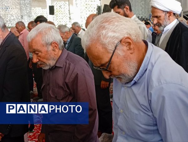 نماز جمعه‌ای با رنگ و بوی معلمی
