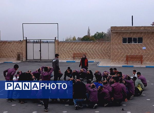 مانور زلزله در مدرسه امیرالمومنین شهرستان ملارد