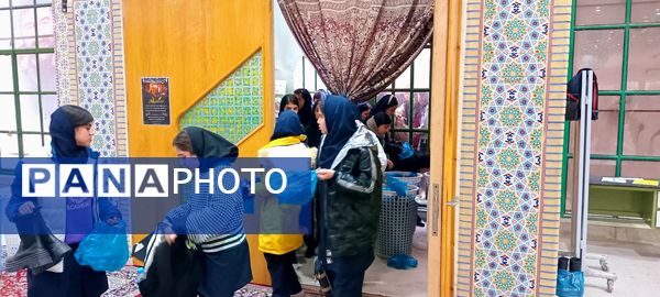پیش اجرای گروه ۱۰۰۰ نفره پیشتازان قبل از اجلاسیه سراسری نماز