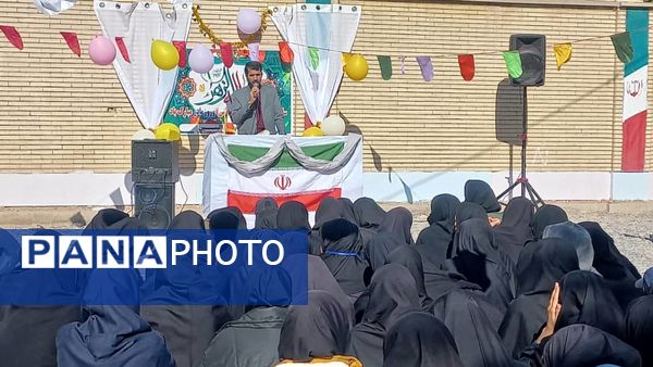 جشن روز مادر و ولادت حضرت زهرا(س) در مدرسه ام‌البنین