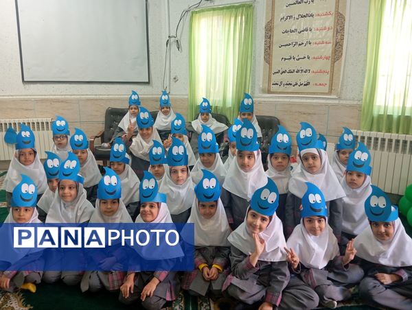 جشن آب در دبستان دخترانه نرجس یک 