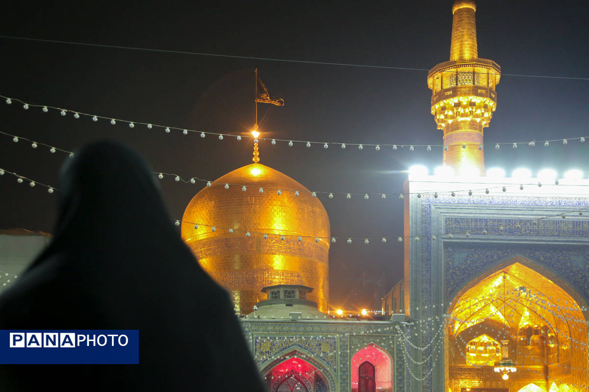 حال و هوای حرم مطهر رضوی در شب وفات حضرت زینب سلام الله علیها