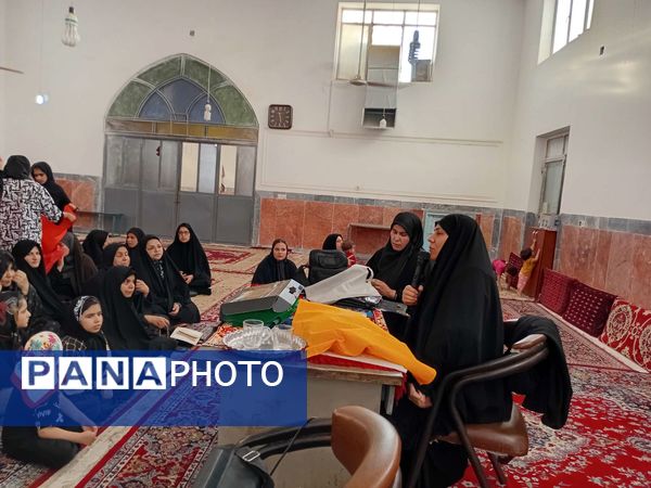  کارگاه مهارت های زندگی ویژه دختران جوان در خلیل آباد