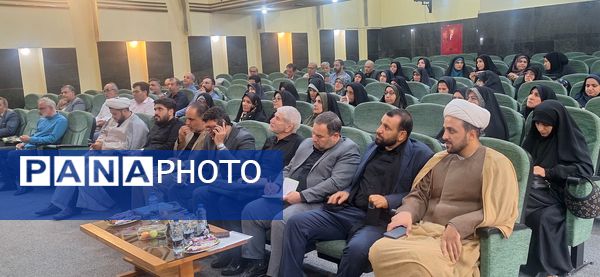 اجلاس مدیران آموزش‌وپرورش منطقه ۱۰ با محوریت تقبیح جنایات صهیونیست‌ها و تقویت پایگاه‌های تابستانی مدارس