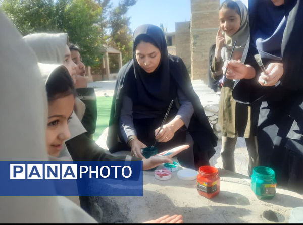 حضور پرشور دانش آموزان مدارس شهرستان خاتم در راهپیمایی ۱۳ آبان 