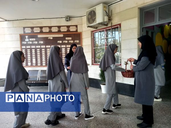 اولین روز مهر در دبیرستان آرمینه مصلی نژاد ناحیه ۶ مشهد 