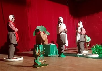 مرحله کشوری چهارمین جشنواره ملی تئاتر درسی در میناب آغاز شد
