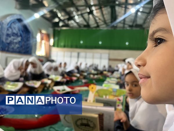 گشایش سفره نور در دبستان احمد کاظمی ۲؛ جشن قرآن کلاس دومی‌ها 