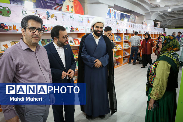 بازدید معاون پرورشی و فرهنگی وزارت آموزش و پرورش از سی‌وپنجمین نمایشگاه بین‌المللی کتاب تهران