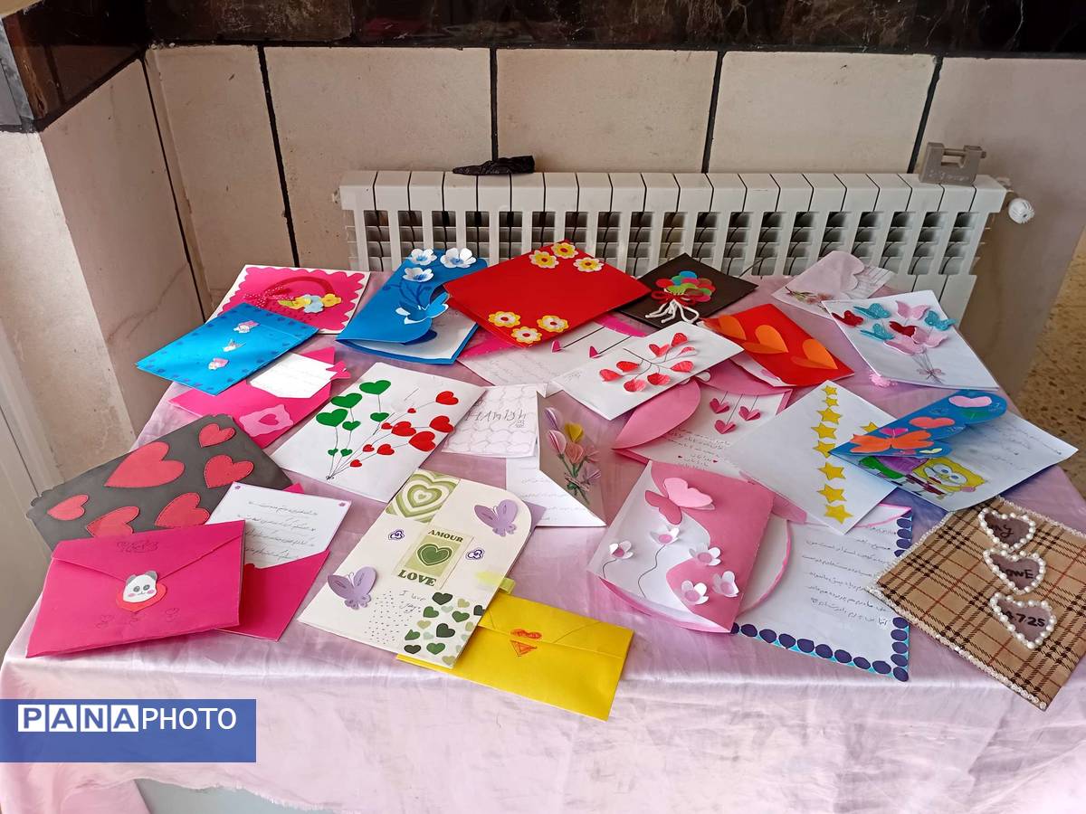 ساخت کارت پستال در هفته سلامتروان توسط دانشآموزان مدرسه مادرمهربان خلیلآباد