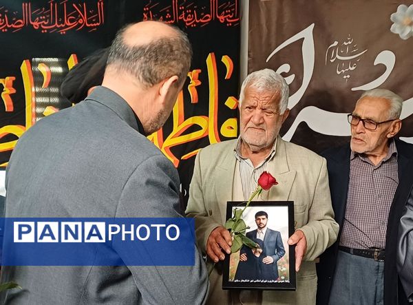 اشک و افتخار در شهرداری خشکبیجار؛ آیین ویژه دهه فاطمیه برای مادران شهدا