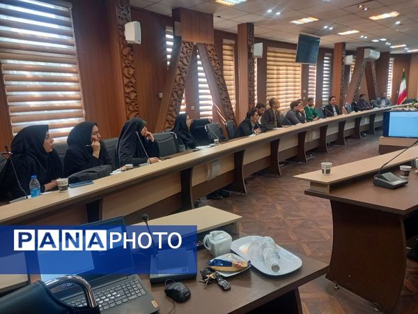 آموزش و تبیین اصول مهارت در ارتقای خودکارآمدی و تاب‌آوری دانش‌آموزان ناحیه دو