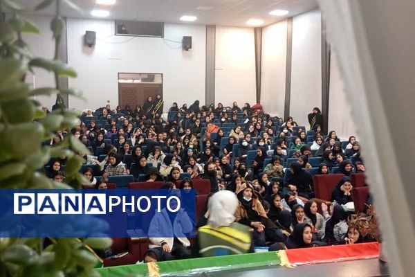 جشن میلاد حضرت زهرا(س) و روز مادر دبیرستان ریحانه النبی باقرشهر 