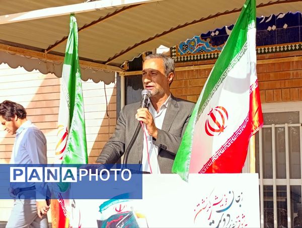  زنگ فرهنگ ترافیک در دبیرستان رییس‌زاده خلیل اباد به صدا درآمد