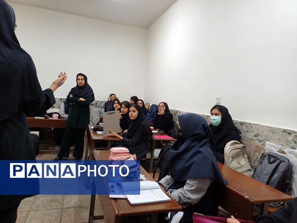 کارگاه آموزشی مشاوره در دبیرستان مطهره ناحیه ۶ مشهد