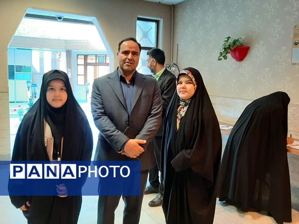 بازدید از پژوهش سرا و آزمایشگاه مرکزی رازی ناحیه ۲ در هفته مشاغل 