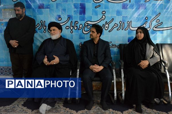 هم‌نوایی دانش‌آموزان مدرسه شهدای علم و فناوری در سوگ حضرت زهرا(س)