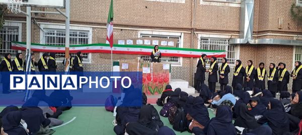 برگزاری مراسم ۱۳ ابان در دبیرستان مستوفی ۲
