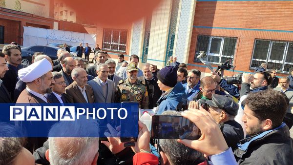 افتتاح مدرسه خیرساز بهنامجو در آبشناسان با حضور وزیر آموزش و پرورش