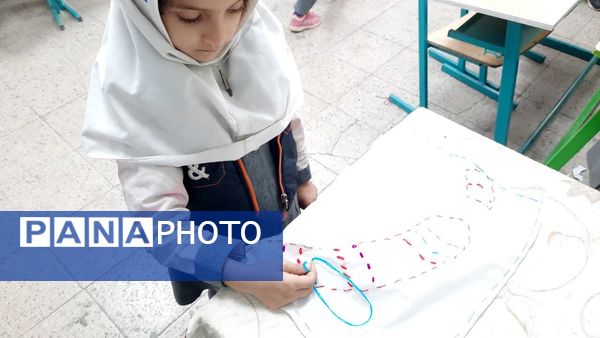 وقتی معلم، خیاط می‌شود