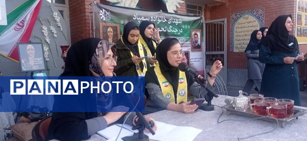 اجرای ویژه‌برنامه زنده رادیویی « مدرسه سلام» در دبیرستان فرزانگان مشهد