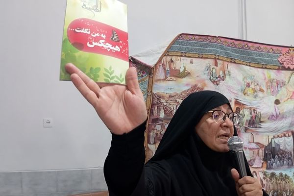 برگزاری صبحگاه مهدویت در مدرسه پیروزی