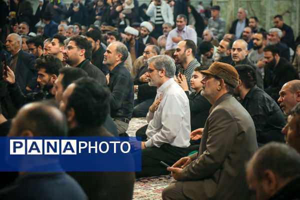 حال و هوای حرم مطهر رضوی در شب وفات حضرت زینب سلام الله علیها