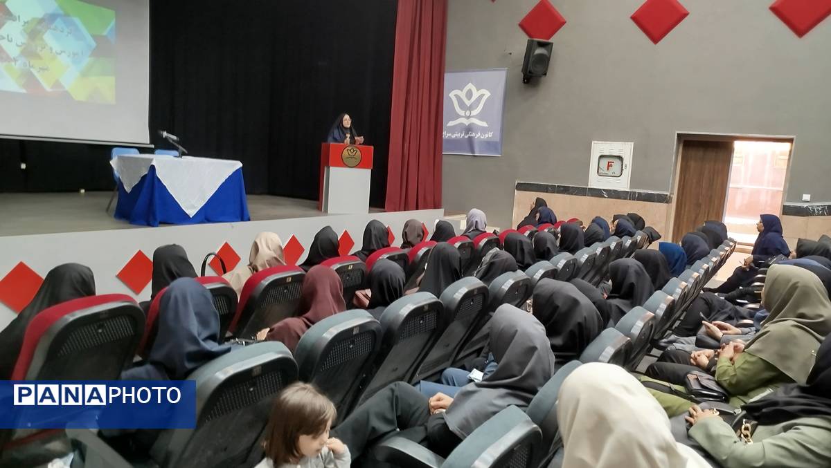 گردهمایی مراقبین سلامت مدارس ناحیه ۷ مشهد